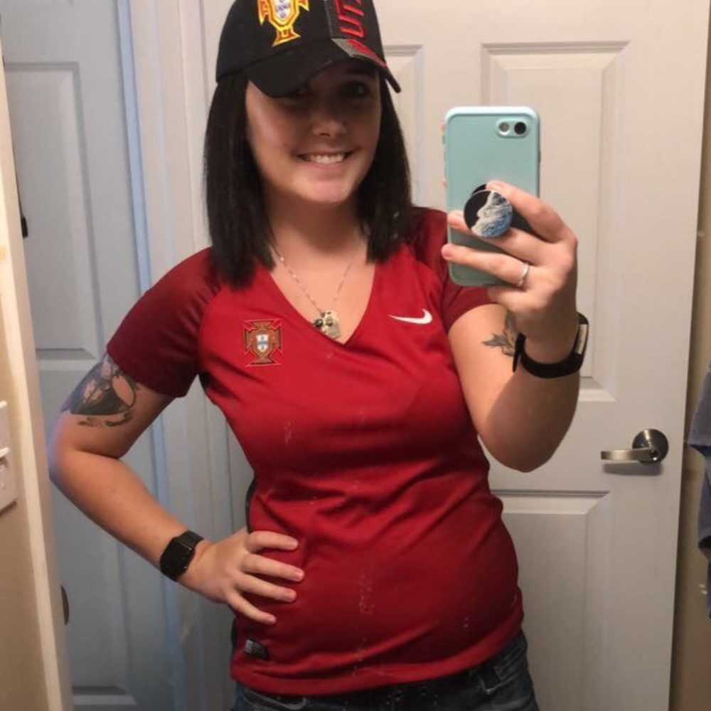 Used women’s Portugal soccer jersey